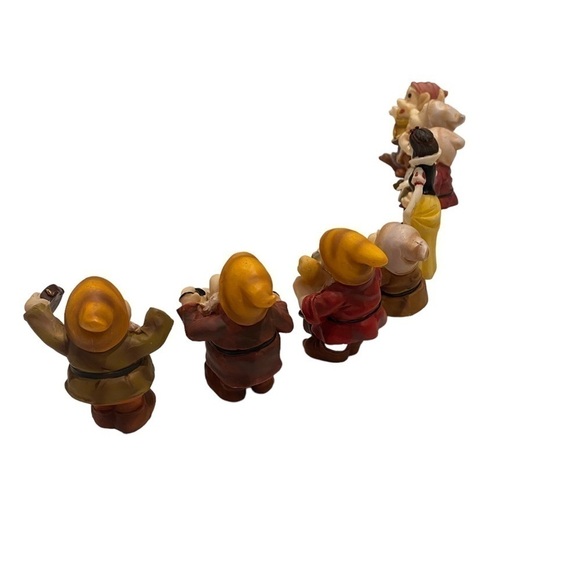 Snow White and the Seven Dwarfs Figurines. Can be used as Cake Toppers - Picture 10 of 14